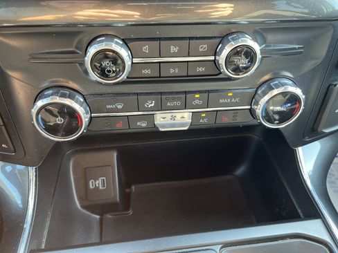 Used 2022 Ford F150 XLT w/ Equipment Group 302A High AWD/4WD image 10