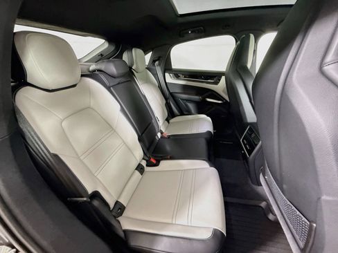 Certified 2024 Porsche Cayenne S AWD/4WD image 26