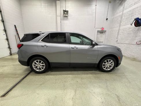 Used 2024 Chevrolet Equinox LT AWD/4WD image 3