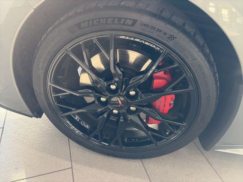 Used 2023 Chevrolet Corvette Stingray Premium Conv w/ Z51 Performance Package image 8