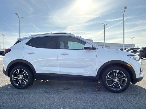 Used 2022 Buick Encore GX Select image 9