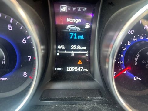 Used 2015 Hyundai Santa Fe Sport w/ Option Group 04 FWD image 14