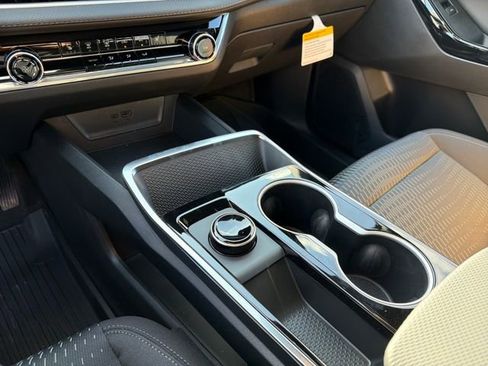 New 2026 Chevrolet Equinox LT w/ Safety and Technology Package FWD image 31