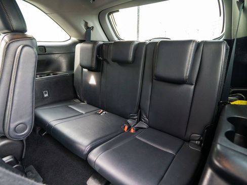 Used 2017 Toyota Highlander XLE image 34