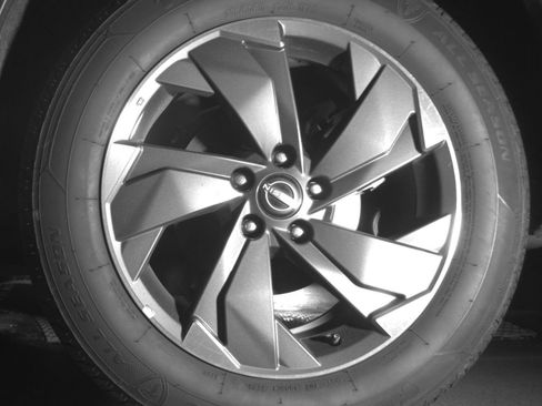 Used 2025 Nissan Rogue SV FWD image 17