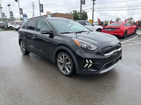 Used 2022 Kia Niro Touring Special Edition FWD image 1