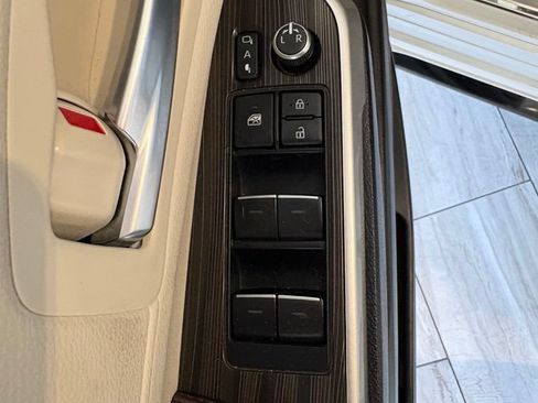 Used 2024 Toyota Sienna Platinum AWD/4WD image 20