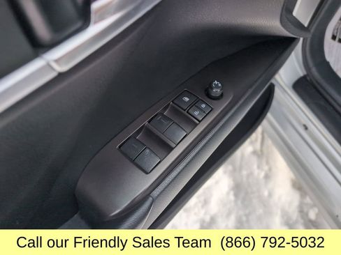 Used 2023 Toyota Camry SE image 13