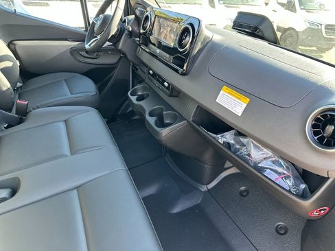 New 2025 Mercedes-Benz Sprinter 2500 image 17