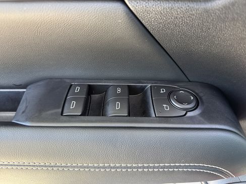 Used 2026 GMC Terrain Elevation w/ Elevation Premium Package FWD image 15