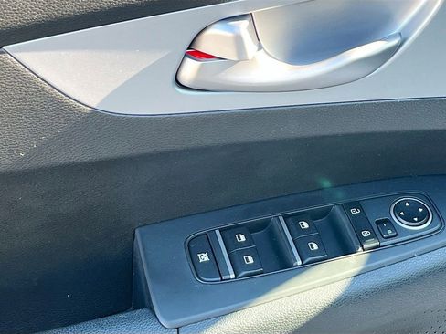 Certified 2023 Kia Forte LXS image 16