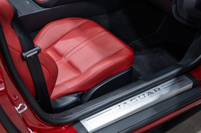 Used 2015 Jaguar F-TYPE S RWD image 34