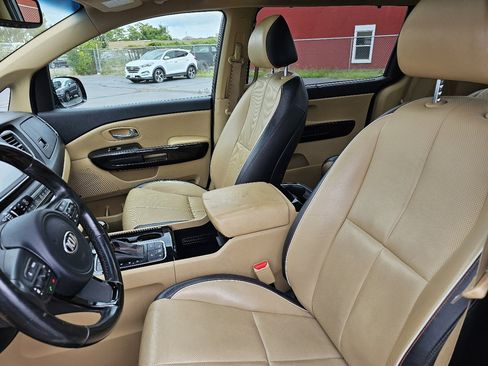 Used 2015 Kia Sedona SX Limited image 4