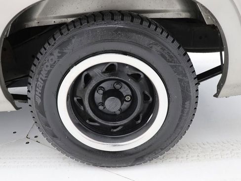 Used 2002 Chevrolet S10 Pickup 2WD Regular Cab w/ Preferred Equipment Group image 11