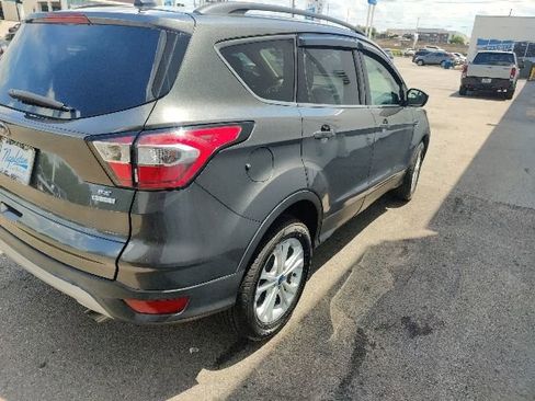 Used 2018 Ford Escape SE w/ SE Sync 3 Package FWD image 21
