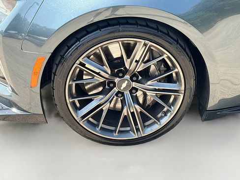 Used 2019 Chevrolet Camaro ZL1 RWD image 27