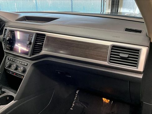 Used 2019 Volkswagen Atlas SE w/ Towing Package image 19