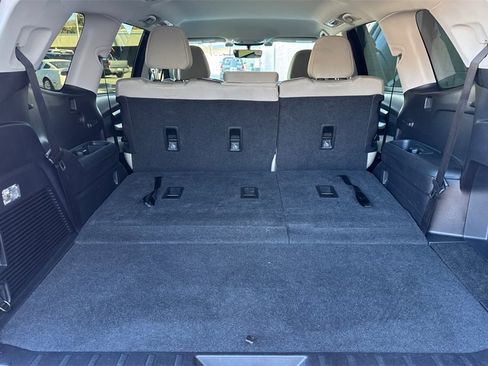 Used 2020 Subaru Ascent Premium w/ Convenience Package image 19