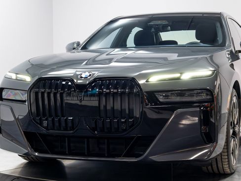 Used 2023 BMW 760i xDrive AWD/4WD image 83