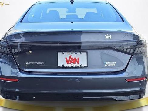 Used 2023 Honda Accord Touring image 5