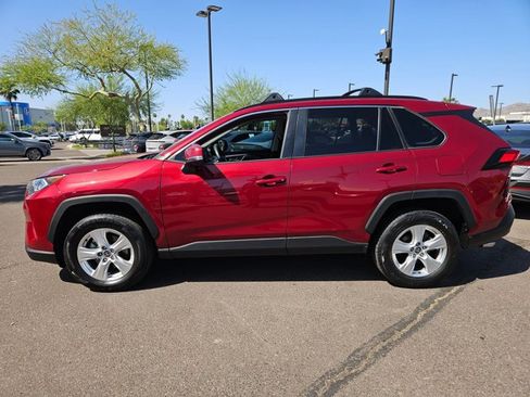 Used 2021 Toyota RAV4 XLE w/ Convenience Package FWD image 8