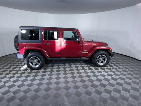 Used 2012 Jeep Wrangler Unlimited Sahara w/ Connectivity Group image 9