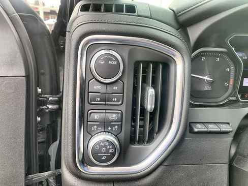 Used 2022 GMC Sierra 2500 Denali w/ Denali Ultimate Package AWD/4WD image 18