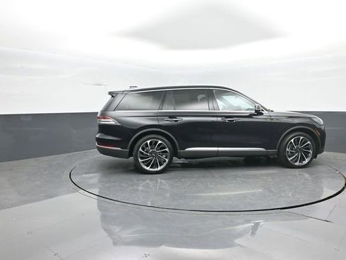 Used 2025 Lincoln Aviator Reserve w/ Equipment Group 201A AWD/4WD image 8