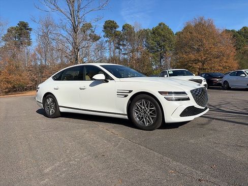 Used 2025 Genesis G80 2.5T image 3