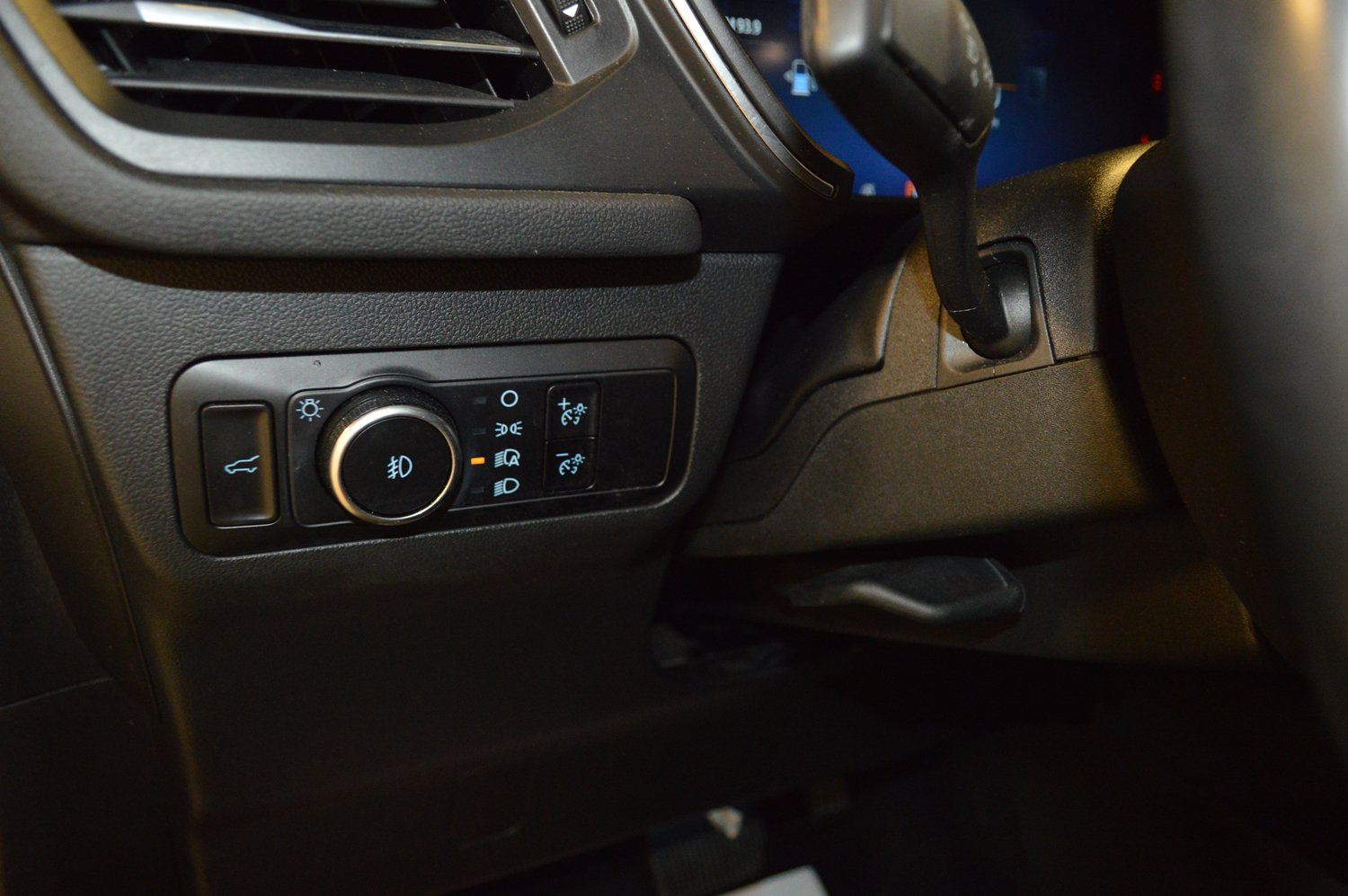 Used 2024 Ford Escape Platinum AWD/4WD image 16