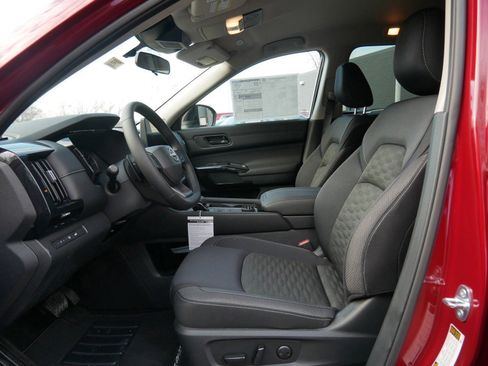 New 2026 Nissan Pathfinder SV image 5