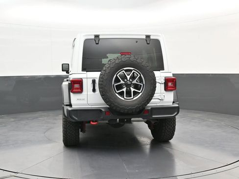 Used 2025 Jeep Wrangler Unlimited Rubicon w/ Convenience Group AWD/4WD image 6