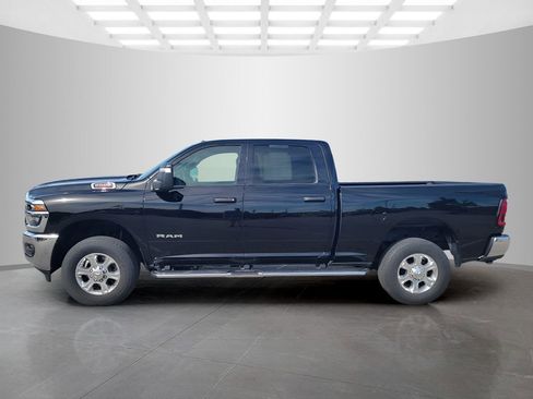 Used 2026 RAM 2500 Big Horn AWD/4WD image 2