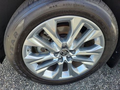 Used 2022 Toyota Highlander Limited image 17