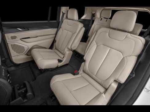 Certified 2021 Jeep Grand Cherokee L Laredo image 10