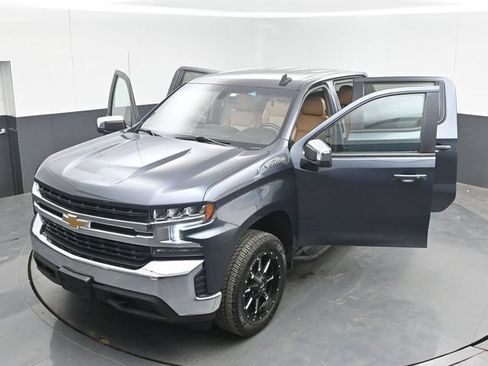Used 2021 Chevrolet Silverado 1500 LT AWD/4WD image 47