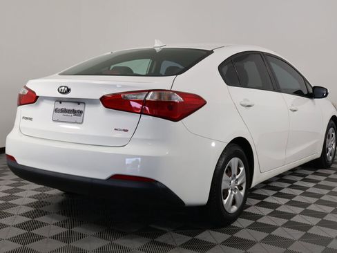 Used 2016 Kia Forte LX image 2