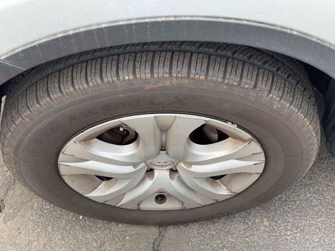 Used 2015 Toyota RAV4 LE image 8