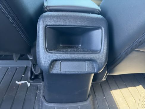 Used 2023 Honda HR-V EX-L image 10