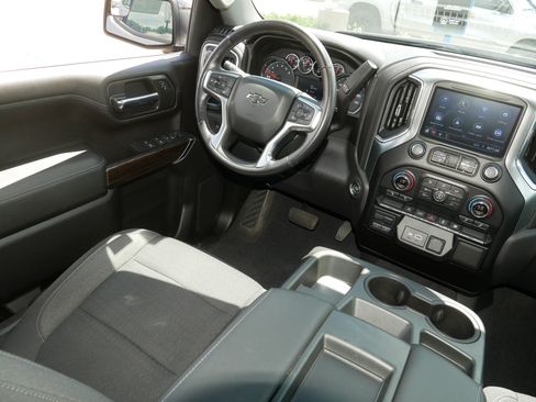 Used 2021 Chevrolet Silverado 1500 RST AWD/4WD image 9