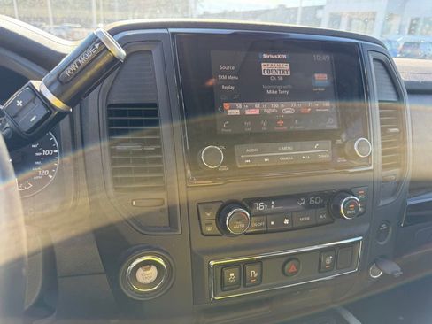 Used 2024 Nissan Titan SV w/ SV Convenience Package image 16