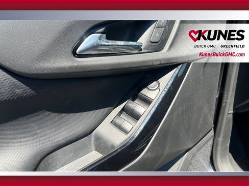 Used 2025 Chevrolet Equinox LT FWD image 14
