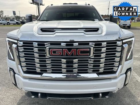 Used 2024 GMC Sierra 3500 Denali w/ Denali Reserve Package image 9