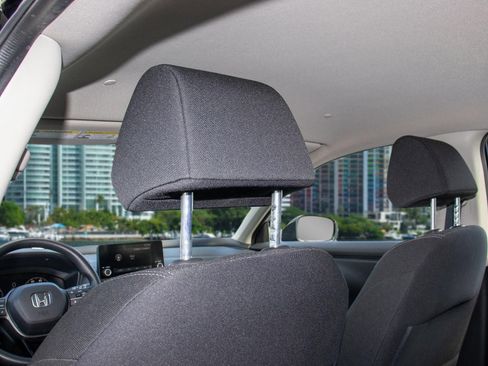 Certified 2024 Honda HR-V LX image 17