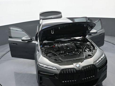 Used 2023 BMW 760i xDrive w/ Executive Package AWD/4WD image 42