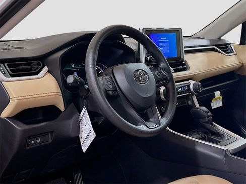 New 2025 Toyota RAV4 XLE image 9
