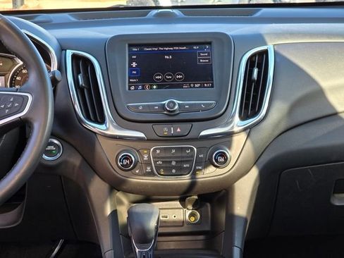 Used 2022 Chevrolet Equinox LT image 19