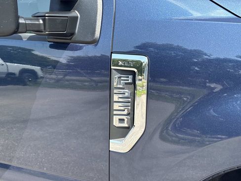 Used 2018 Ford F250 XLT AWD/4WD image 11