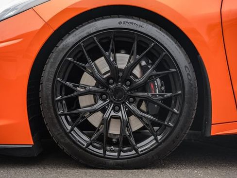 Used 2020 Chevrolet Corvette Stingray Coupe w/ Z51 Performance Package image 18