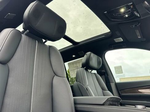 New 2026 Cadillac Vistiq Premium Luxury w/ LPO, Floor Liner Package AWD/4WD image 18